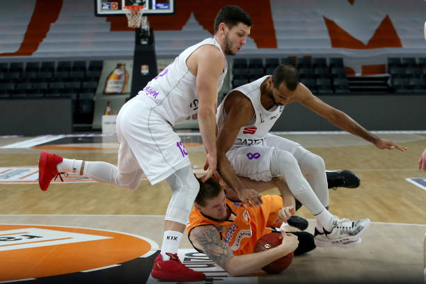 须要在防守 须要在防守