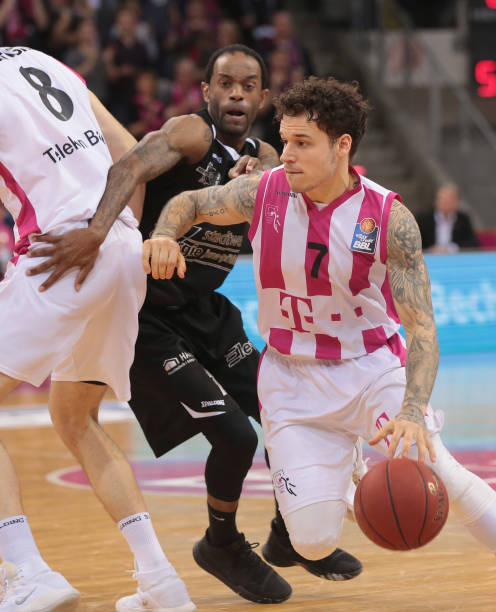 归功于全队 归功于全队